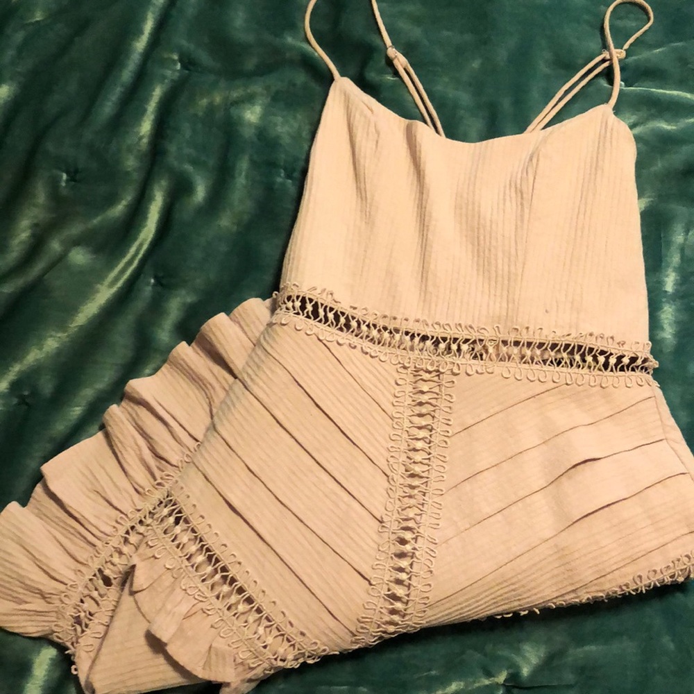 Pink Ruffle dress - Picture 2 of 4